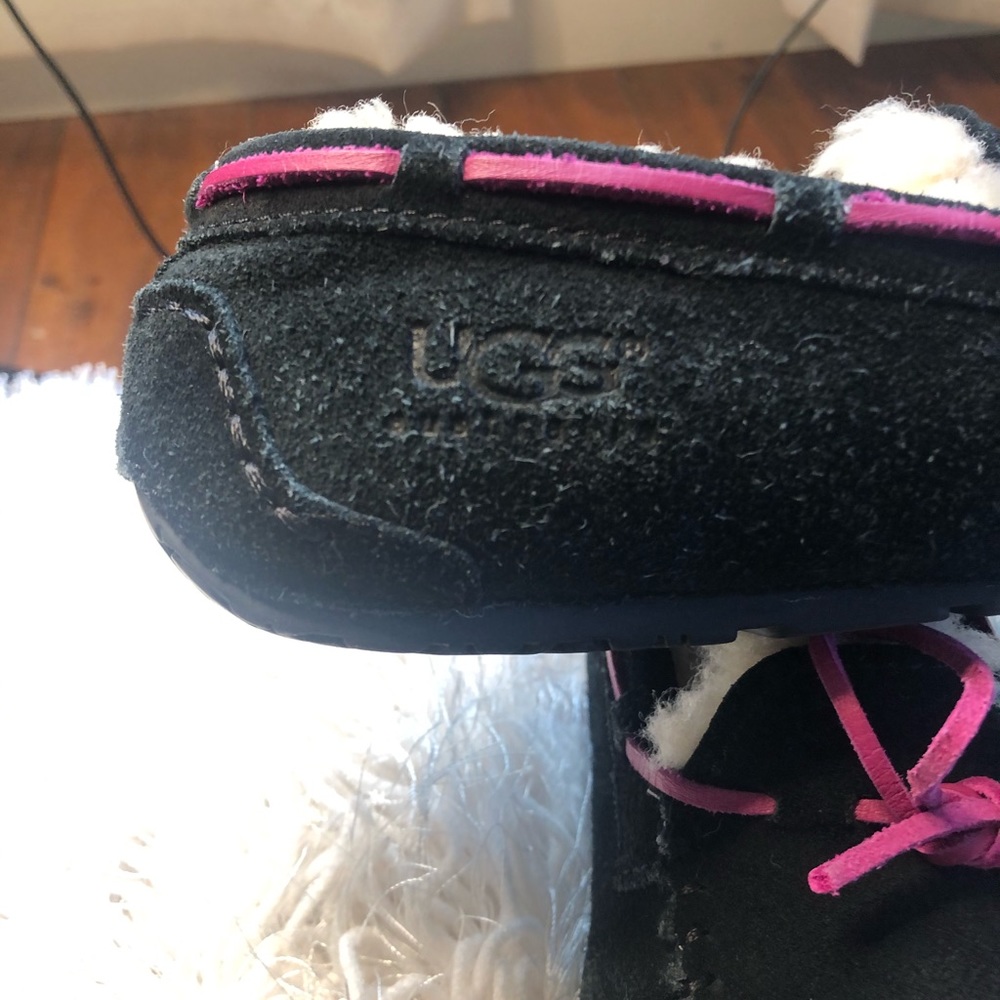 UGG MOCCASINS - Picture 3 of 5
